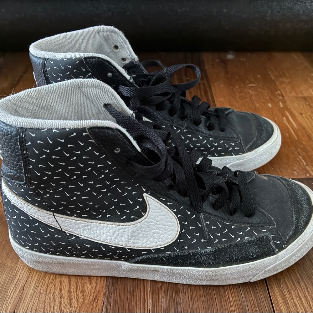 Nike blazers Black and White